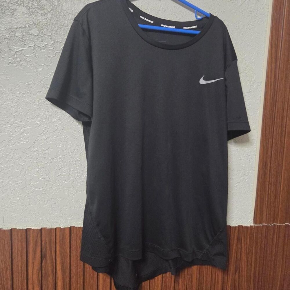 Nike Women's Black T-shirt